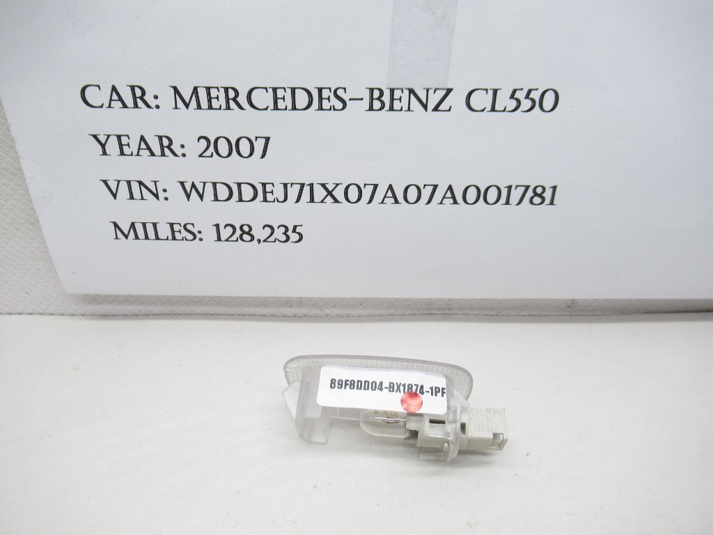 07 - 13 Mercedes Benz CL550 Interior Courtesy Light Lamp A2218200401 OEM