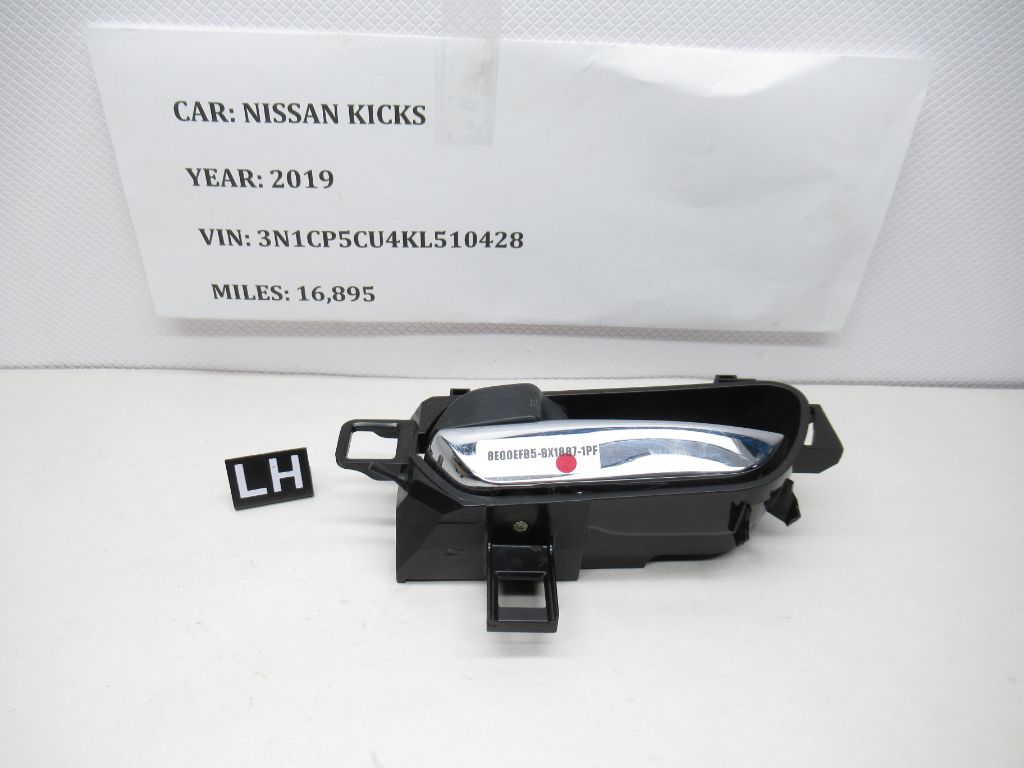 2018-2020 Nissan Kicks LH Door Interior Inside Handle 80671-5RB0A (damaged) OEM