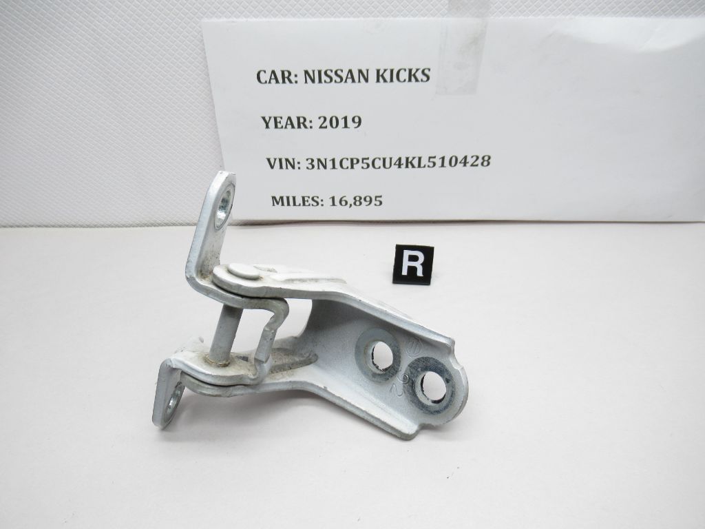 2019 Nissan Kicks Right Door Hinge 804015AA0B OEM