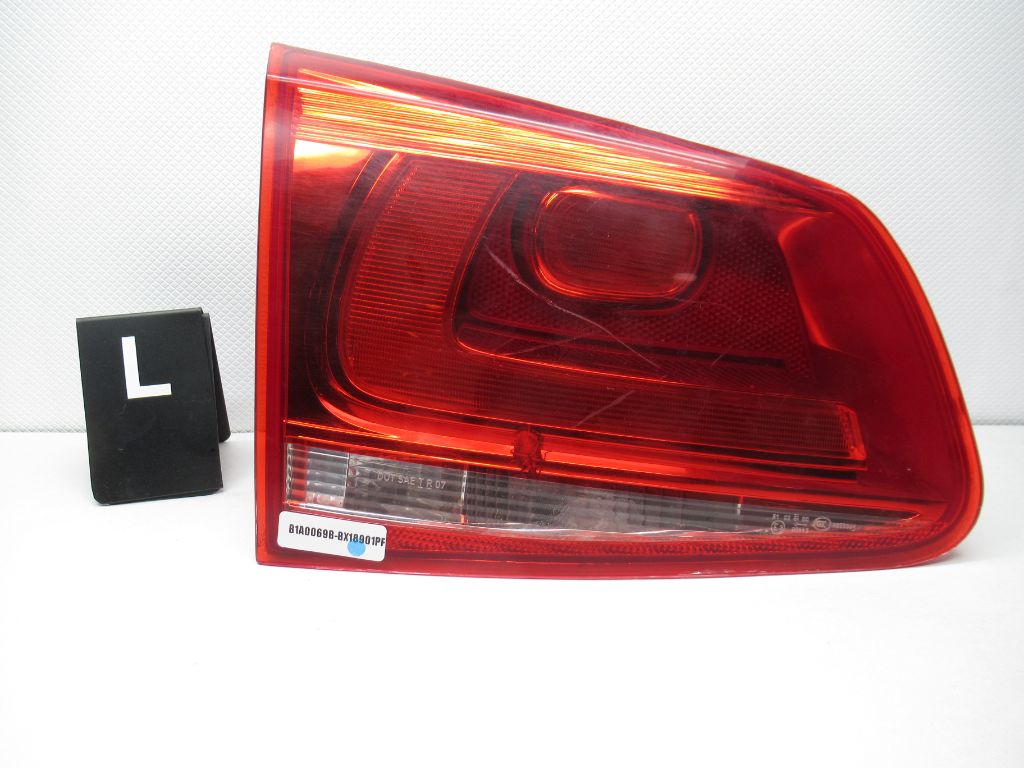 2011-2014 Volkswagen Touareg Liftgate Tail Light 89090273 OEM