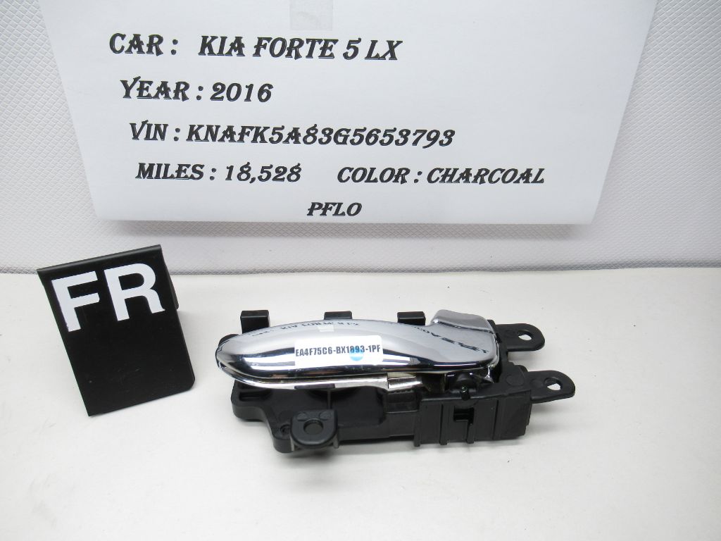 2014-2018  Kia Forte 5LX Front Right Interior Door Handle 82623-A7000 OEM