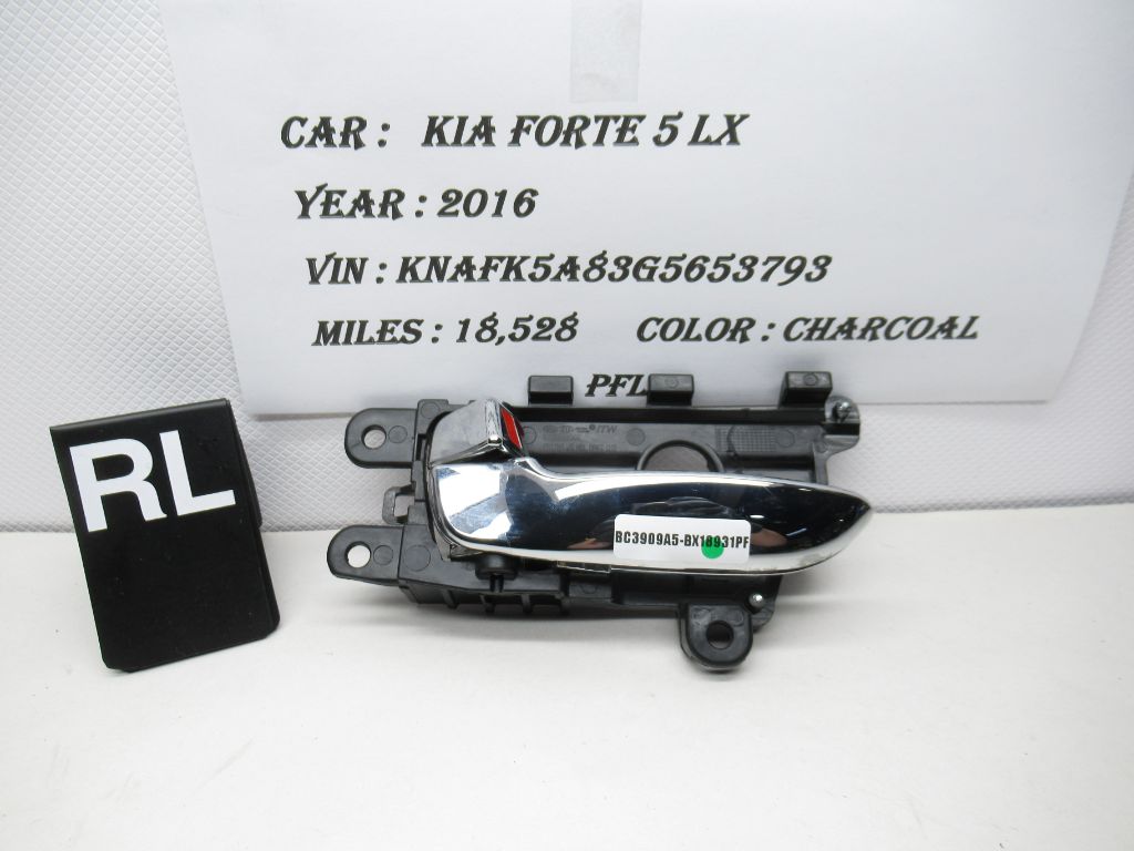 2014-2018  Kia Forte 5LX Rear Left Interior Door Handle 82623-A7000 OEM