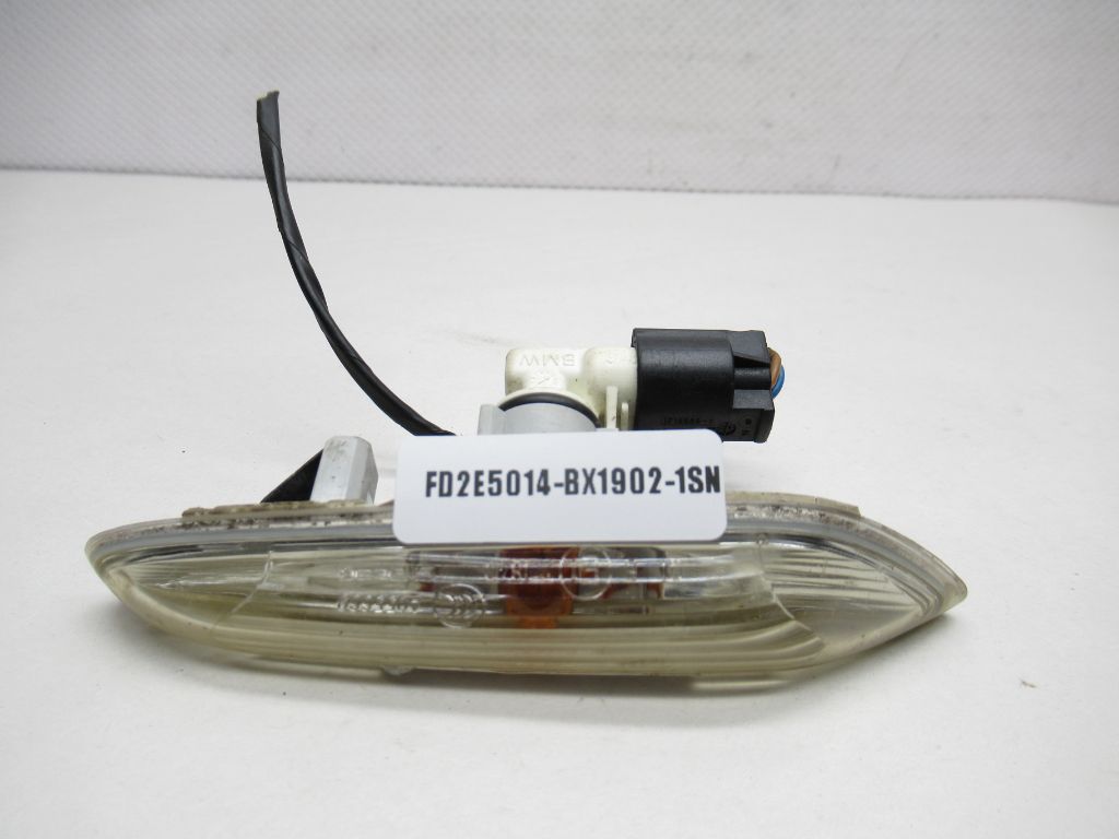 2010-2012 BMW X1 Front Right Additional Turn Indicator Lamp 725332602 OEM & SANA