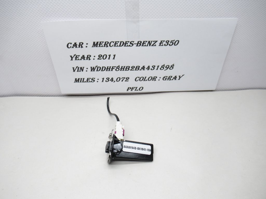 11-16 MERCEDES BENZ E350 Rear Antenna Amplifier Control Module A2048205575 OEM