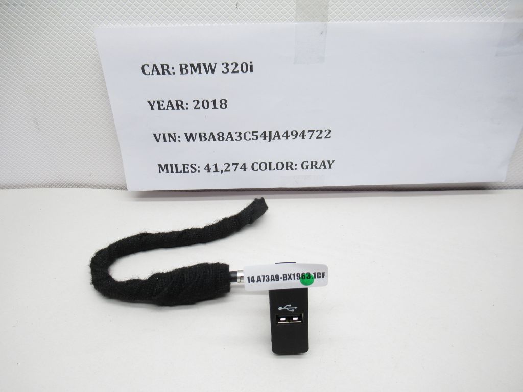 2017-2018 BMW 320i USB Socket Input Receiver 9230248 OEM