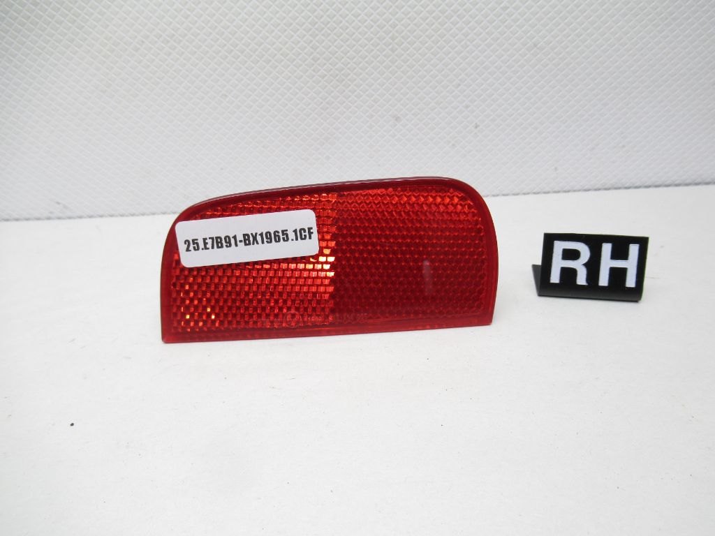 2016-2020 HONDA CIVIC Right Rear Reflector 33505-TBA-A01 / 1137800 OEM