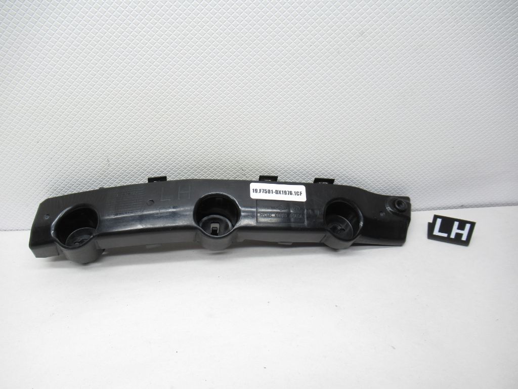 2014 - 2020 Nissan Rogue Side Bumper Cover Bracket LH 622235HA0A OEM