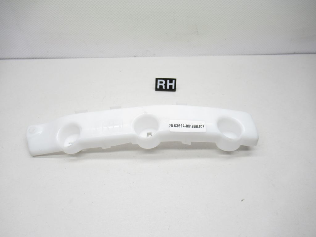 2014-2020 Nissan Rogue Front Right Side Bumper Bracket 62222-4BA1A OEM