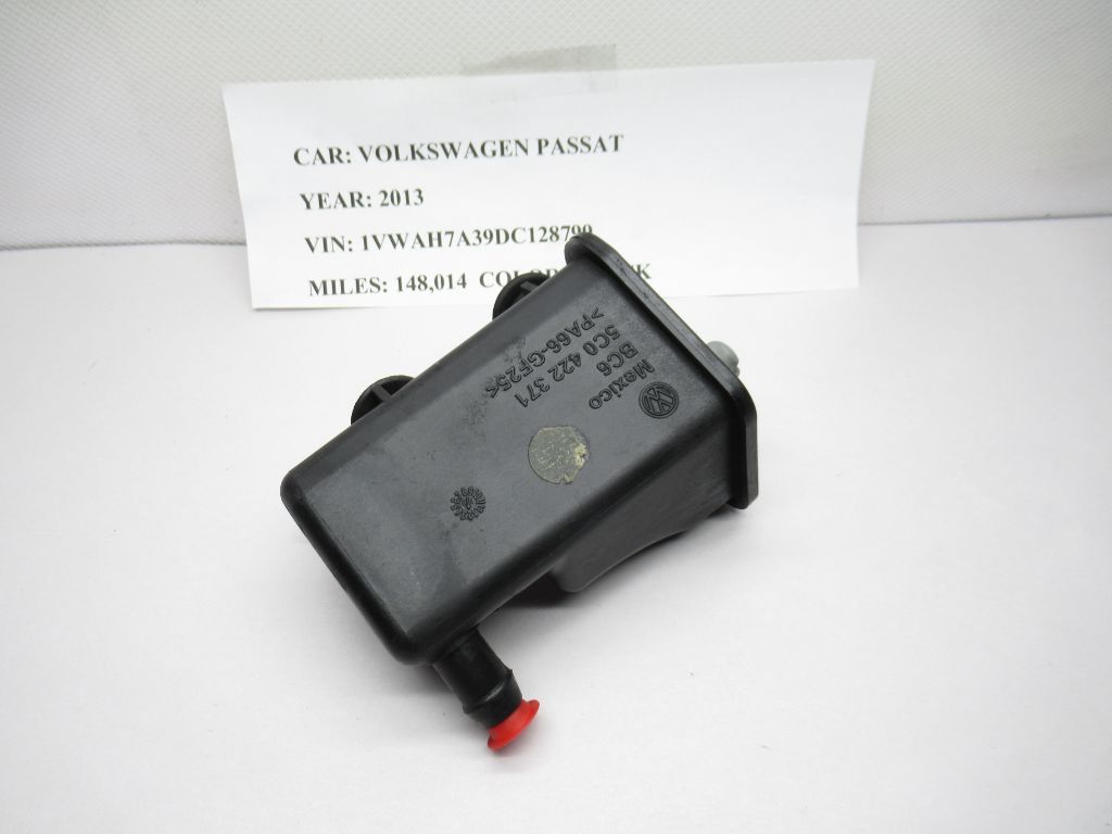 2013-2014 VW Volkswagen Passat Power Steering Reservoir 5C0422371 OEM