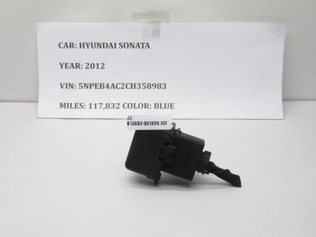 2011-2014 Hyundai Sonata Diagnostic Socket Plug Port MG632867 OEM