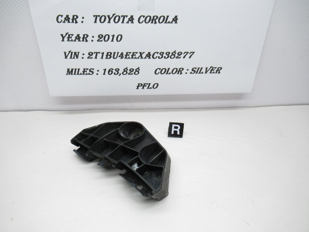 2009-2013 Toyota Corolla Rear Right Bumper Bracket Retainer 5256202080 OEM