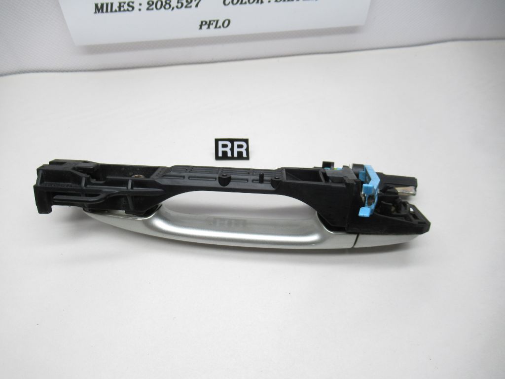 2006-2007 Lexus RX400 Hybrid Rear Right Exterior Door Handle 69203-0E010 OEM