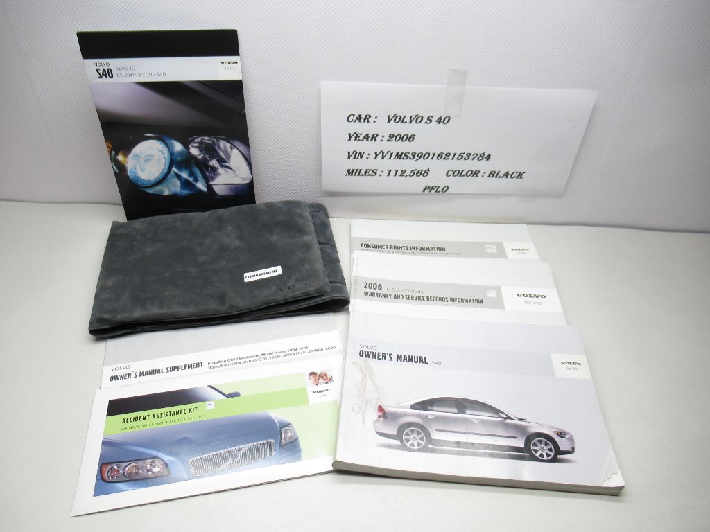 2006 Volvo S40 Owners Manual With Case OEM