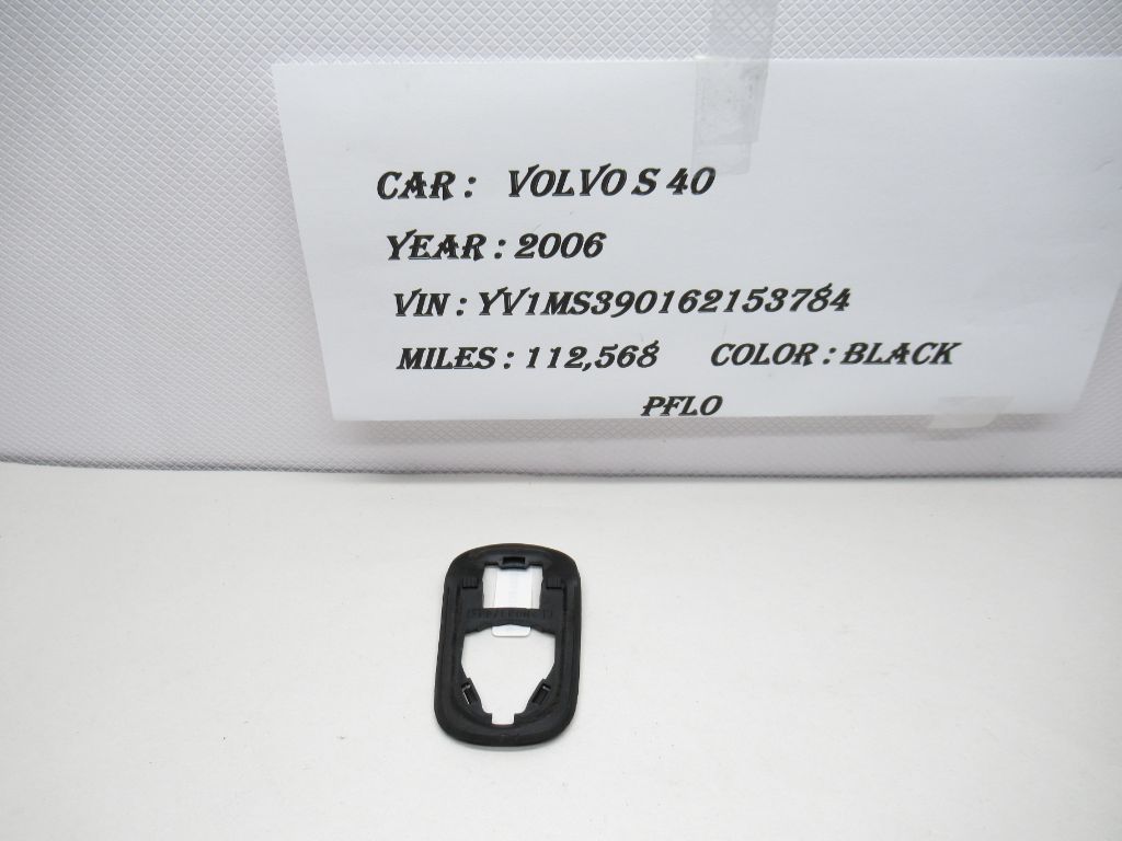 2006 Volvo S40 Door Lock Gasket 30663618 OEM