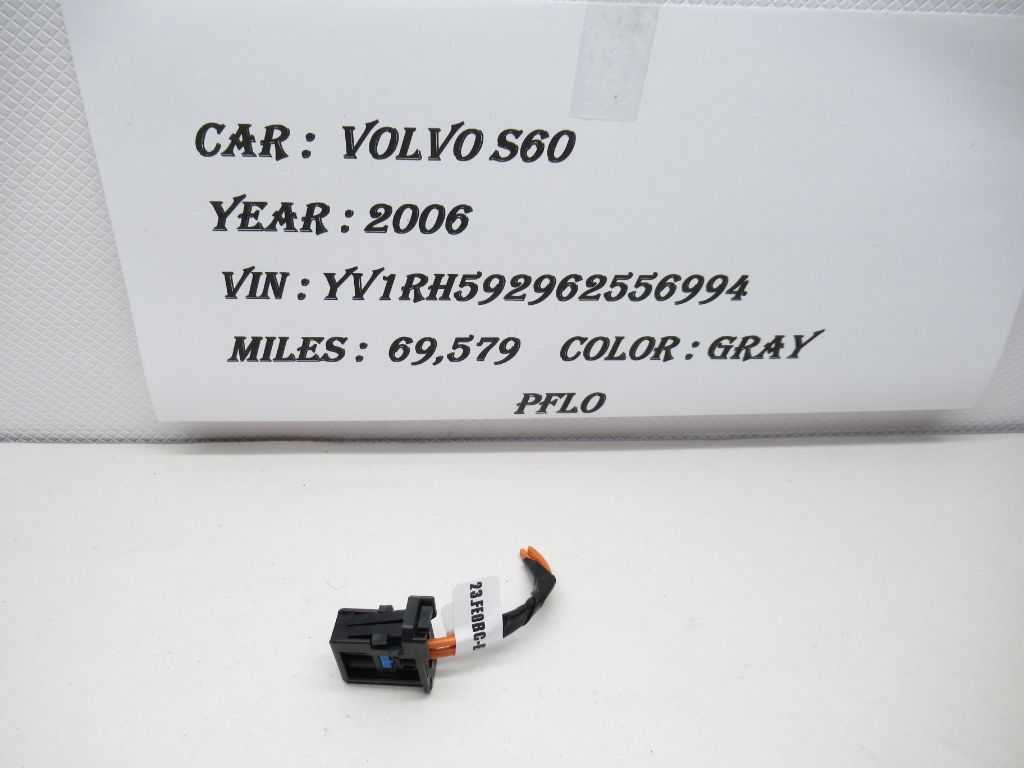 2006 Volvo S60 Plug Connector Pigtail 1-1418862-0 OEM