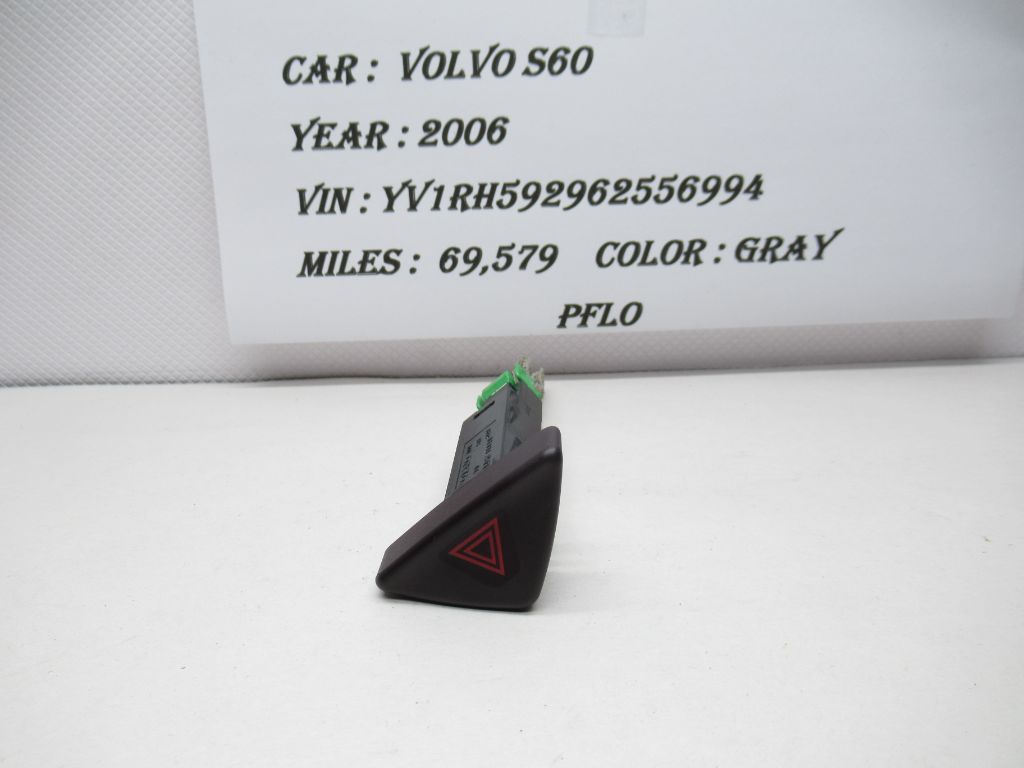 2001-2009 Volvo S60 Hazard Emergency Warning Light Control Button 30739320 OEM