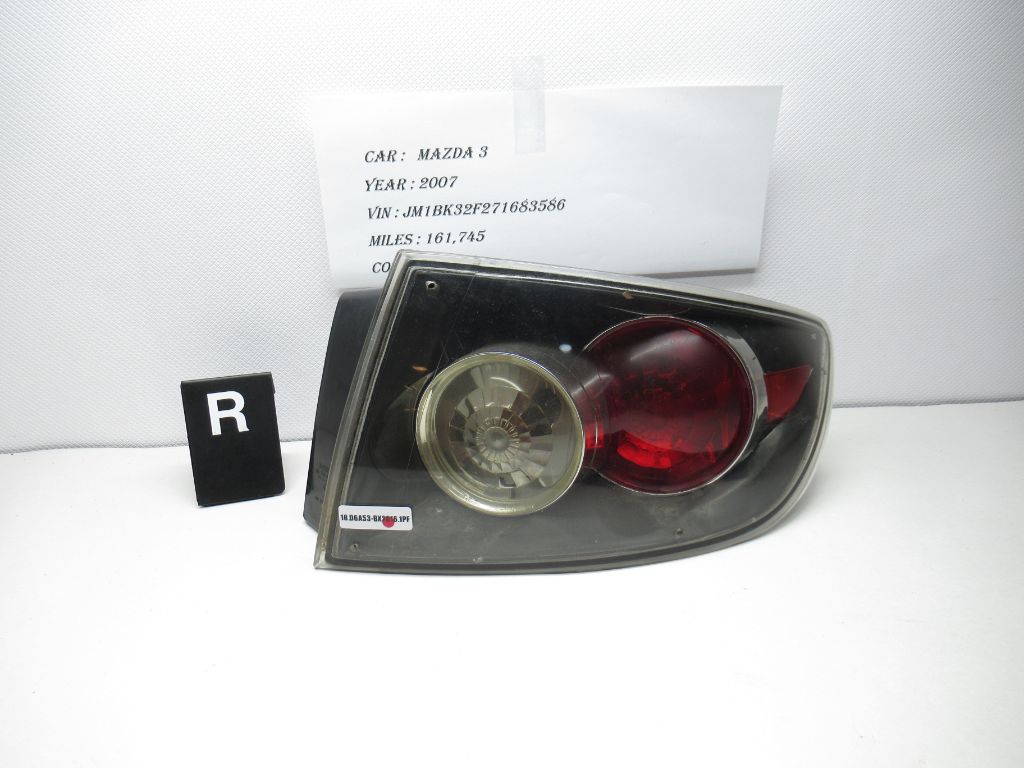 06-07 Mazda 3 Mazda 3 Right Taillight Tail Light Lamp 08-216-1965 OEM