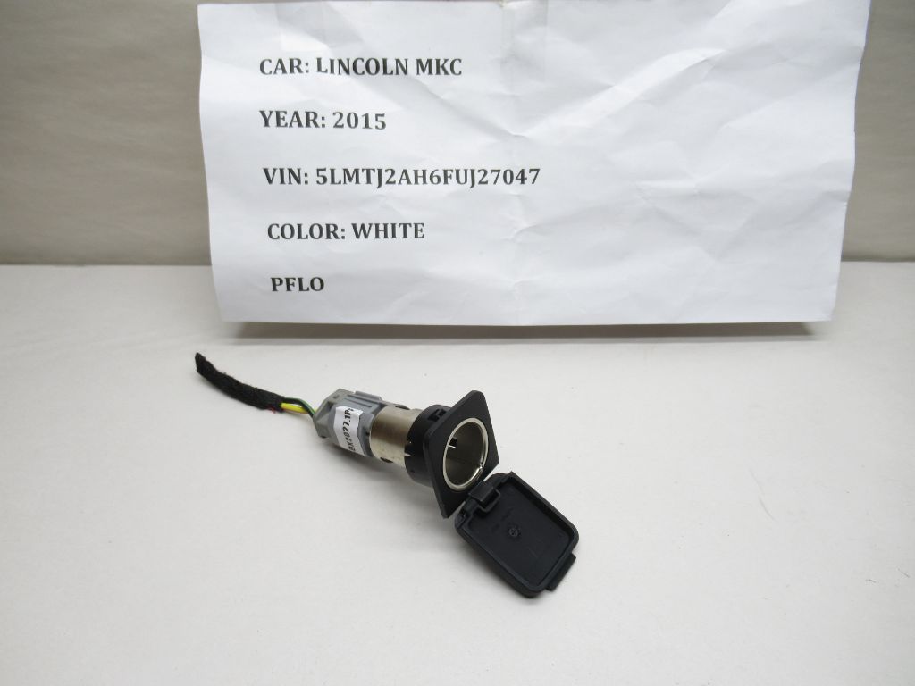 2015-2019 Lincoln MKC Socket Assembly 6R3Z-19N236-A OEM