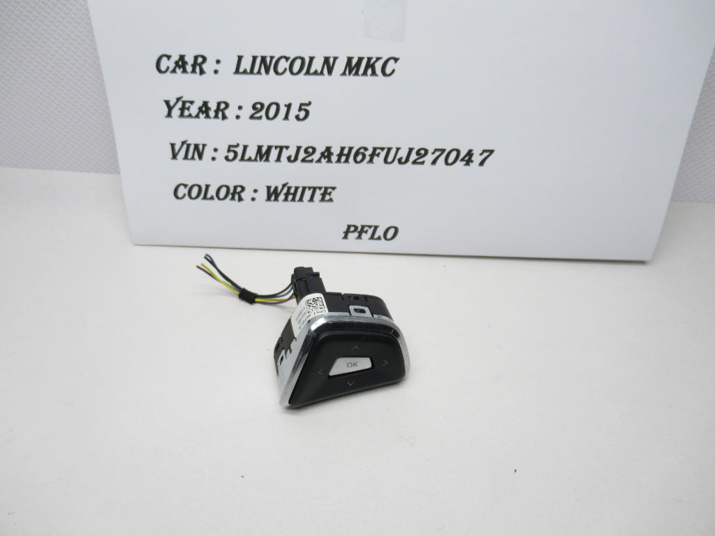 2015-2019 Lincoln MKC Right Steering Wheel Control Switch DP5T-9E740-B OEM