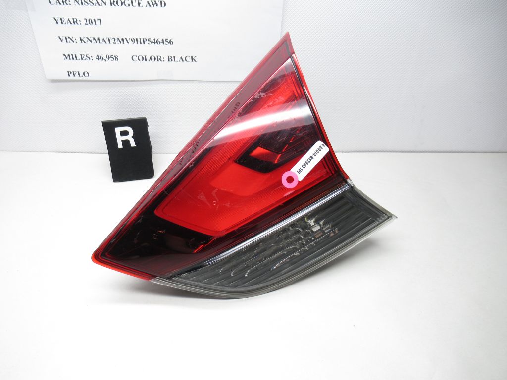 2017 Nissan Rogue Right Tail Light 1121500218 OEM