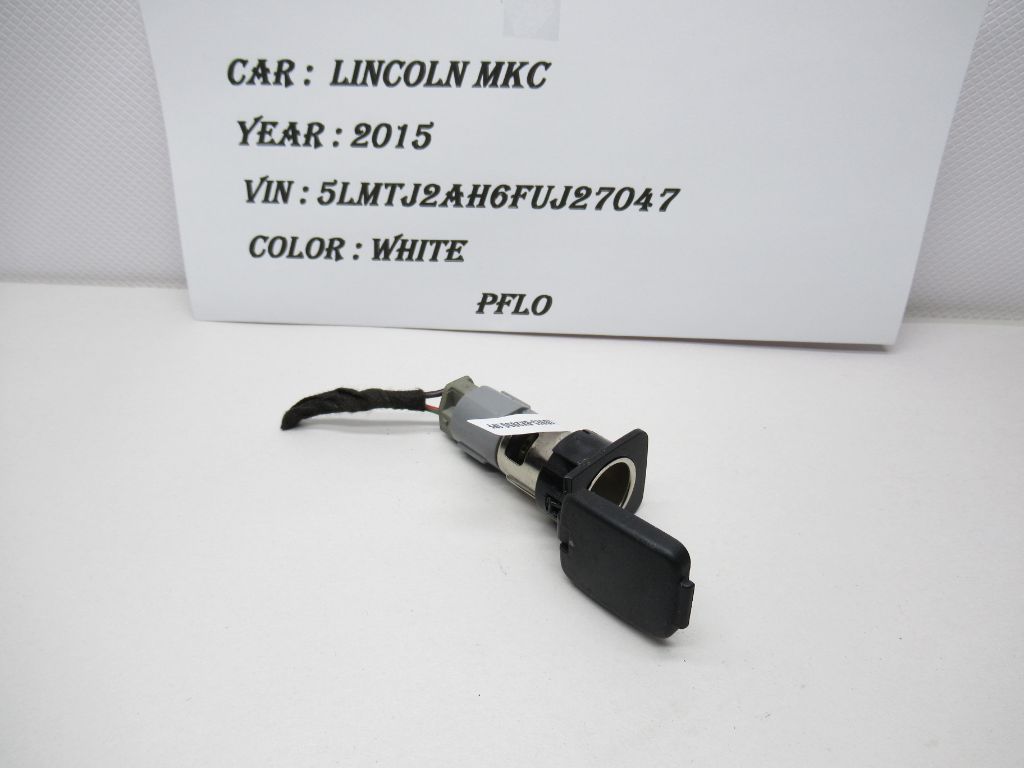 2015-2019 LINCOLN MKC Power Socket Lighter Cigarette Outlet OEM