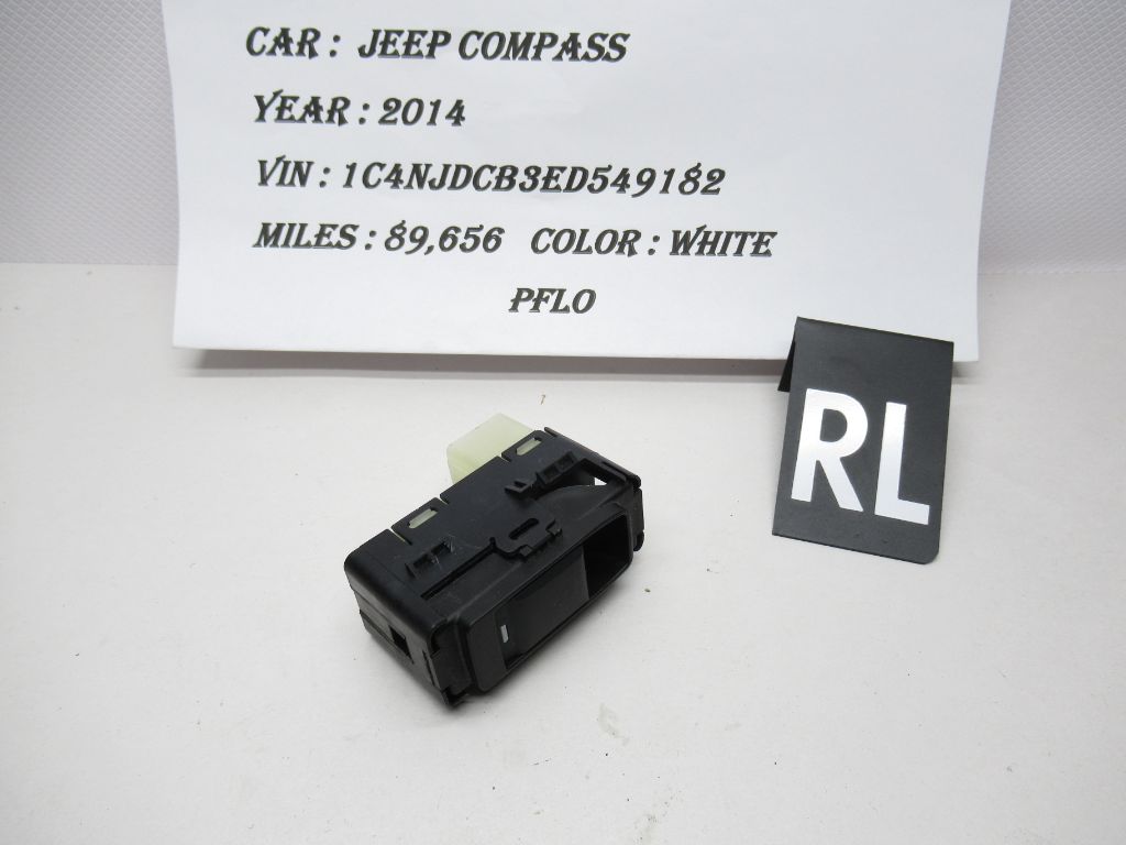 2008-2010 Jeep Grand Cherokee RL Door Window Control Switch 04602933AA OEM