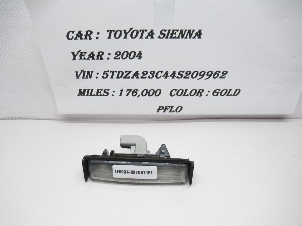 2004-2010 Toyota Sienna Rear Trunk Lid License Plate Light E130553 OEM