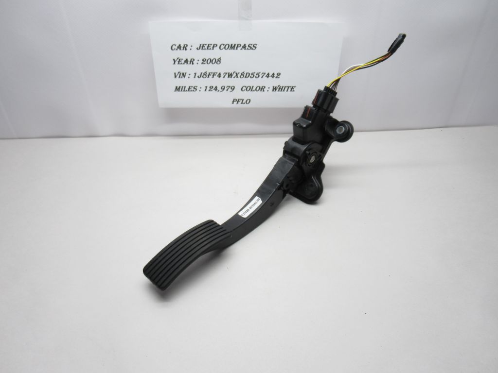 2008 Jeep Compass Acceleration Gas Pedal 04891585 OEM