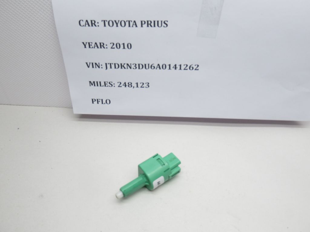 2010-2015 Toyota Prius Pedal Brake Light Switch 84340-69075   OEM