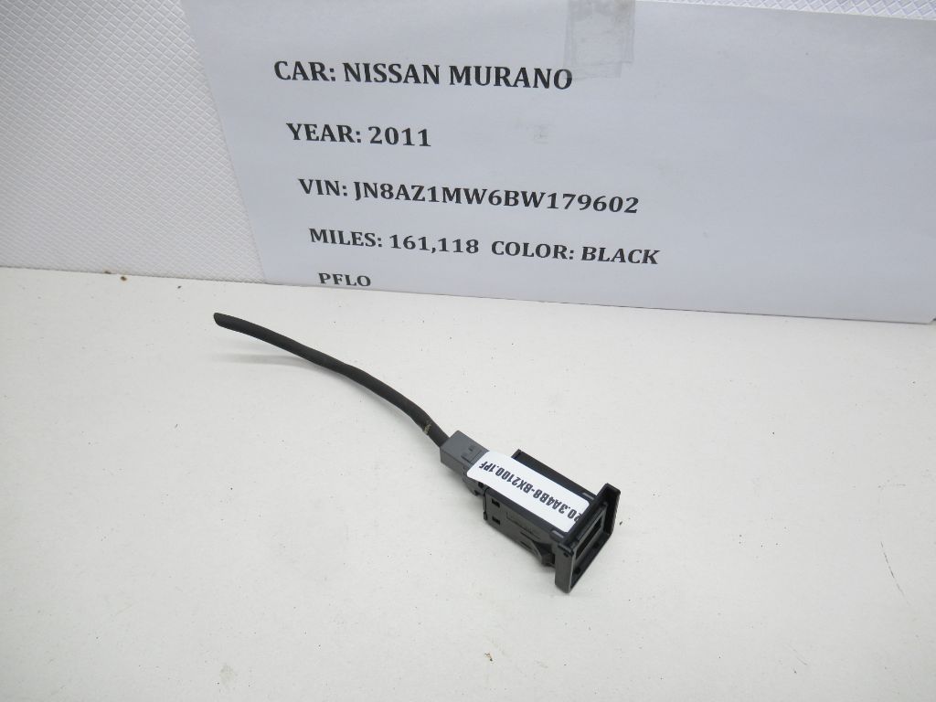 2014-2019 Nissan Murano USB Insert Jack  Input  Assembly 284H3-1FA0A OEM