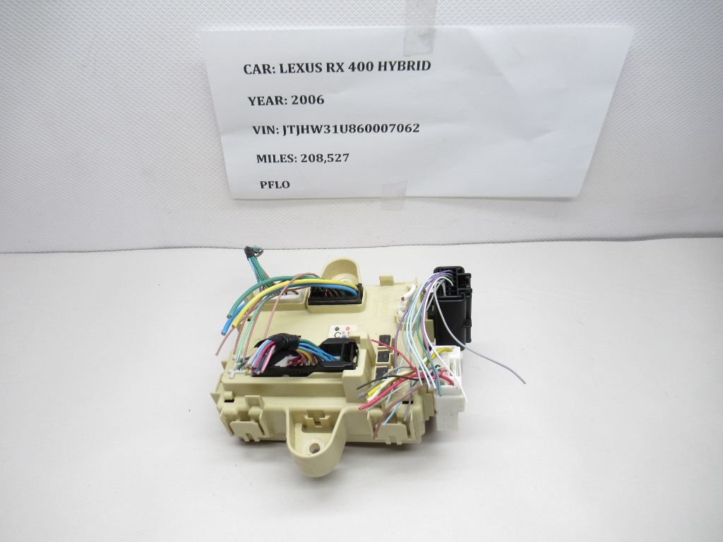 2006-2008 Lexus RX Junction Fuse Box Block Module 82602-48070 OEM