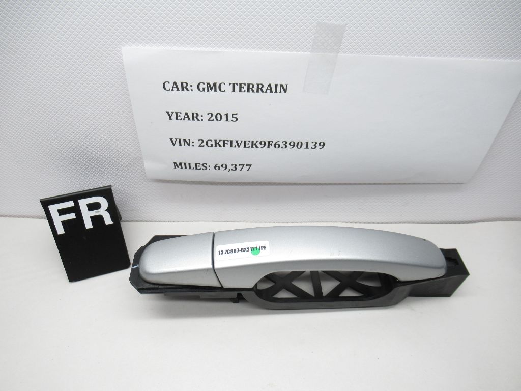 2010-2017 GMC Terrain Front Right Door Handle 15786204 OEM