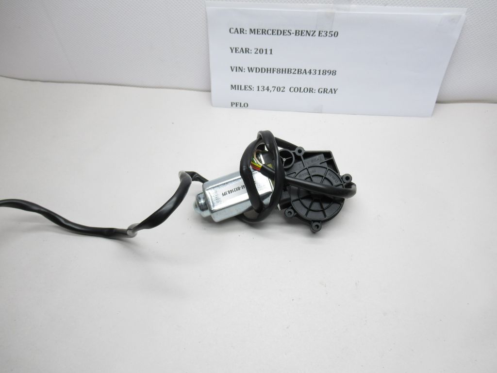 2010-2016 Mercedes E350 Rear Window Sun Shade Roller Blind Motor 2128109500 OEM