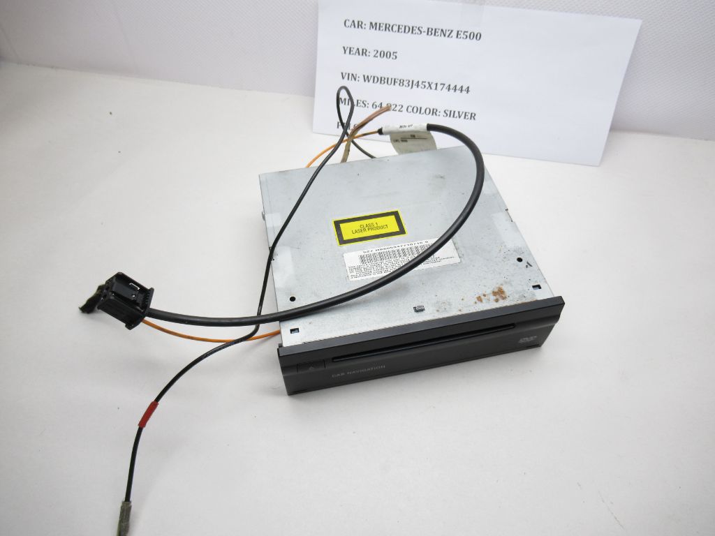2004-2006 Mercedes-Benz E500 Am Fm Cd Player Radio Receiver A220 820 60 85 OEM