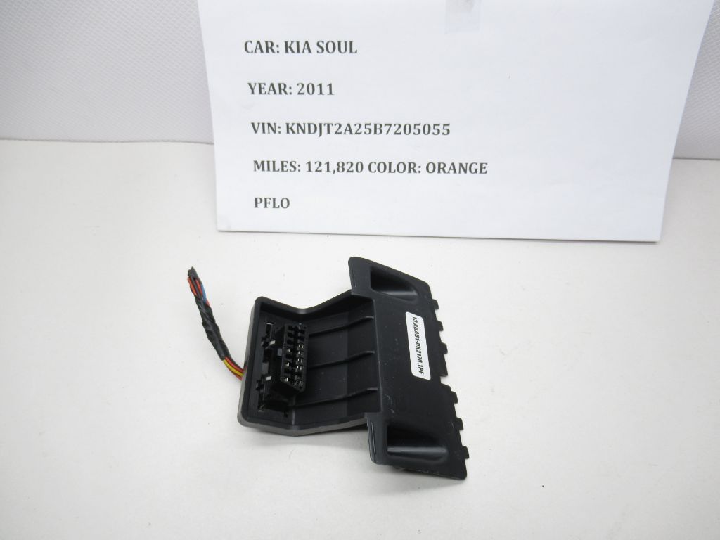 2010-2013 KIA SOUL Front Left Lower Dash Knee Panel Trim Holder 84750-2K000 OEM