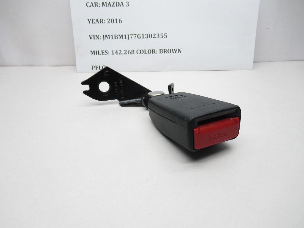 2016 Mazda 3 Midle Seat Belt Buckle KDY557680B OEM