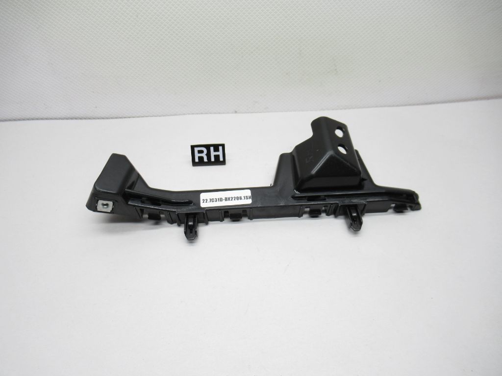 2014-2018 Mazda 3 Front Right Bumper Bracket MA1033110