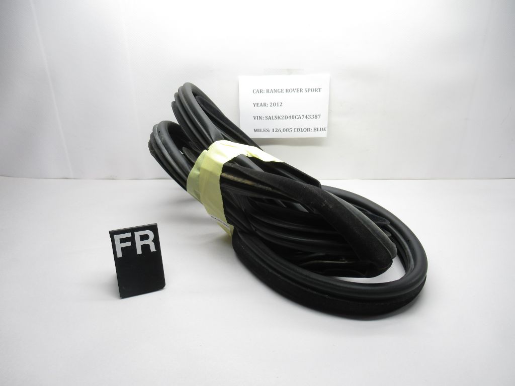06–13 Range Rover Sport Front Right Door Body Weatherstrip Seal CGE000434 OEM