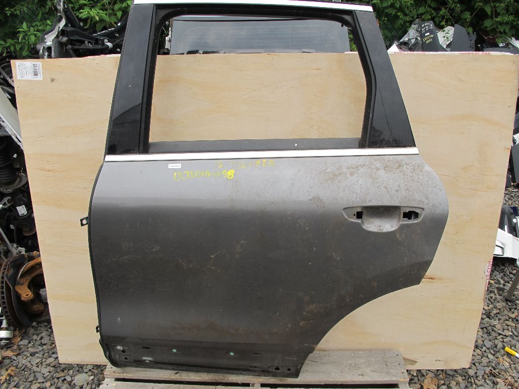 2011-2017 Volkswagen Touareg Driver Side Left Rear Door Shell Gray