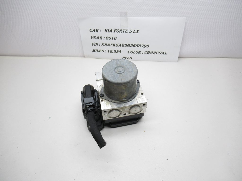 2014-2016 Kia Forte ABS Anti-Lock Brake Pump Module Unit A7589-30500 OEM