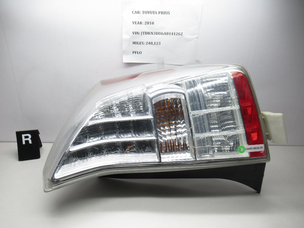 2010-2011 Toyota Prius Taillight Right Side SAE AIP2R(3)S(3)T OEM