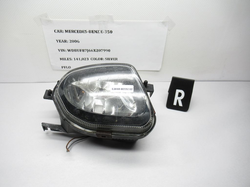 03-06 Mercedes-Benz E350 Front Right Passenger Bumper Fog Light 154826-00 OEM