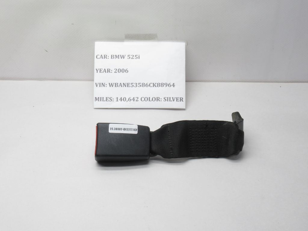 2004-2010 BMW 525i Rear Center Seat Belt Buckle 7059774 OEM