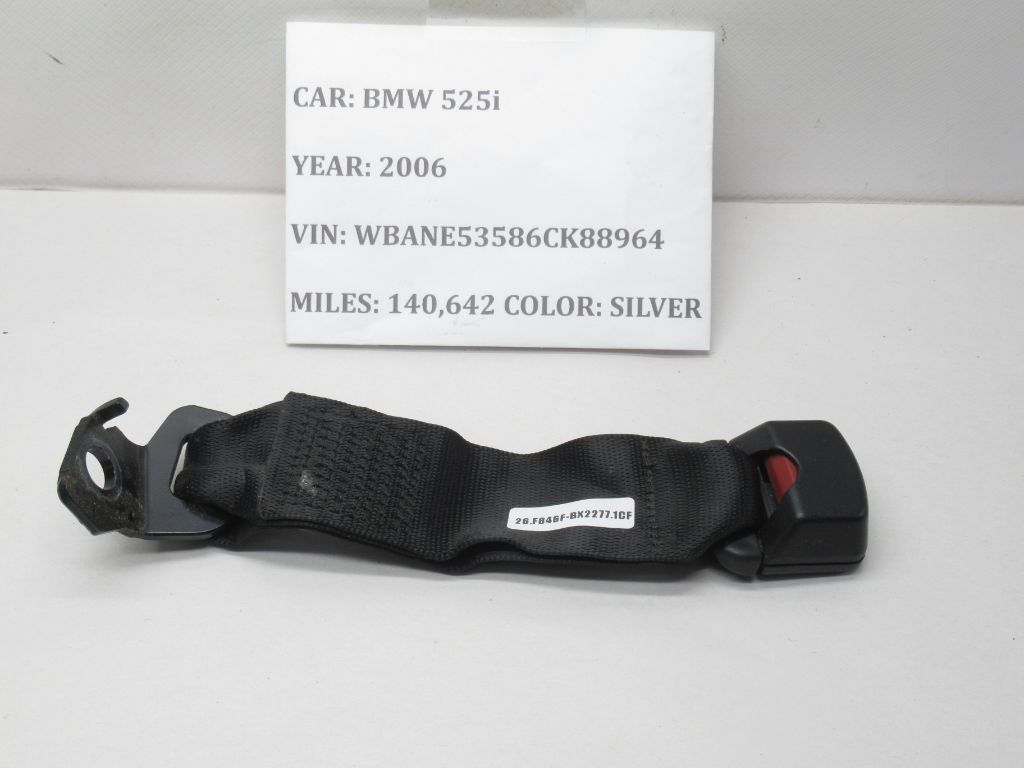 2004-2010 BMW 525i Rear Center Side Seat Belt Buckle Receiver 33034525 OEM