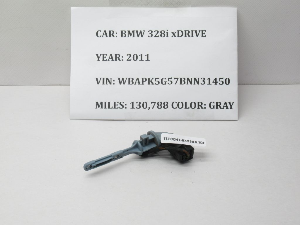 2007-2013 BMW 328i xDrive Fluid Level Sensor 17137192724 OEM