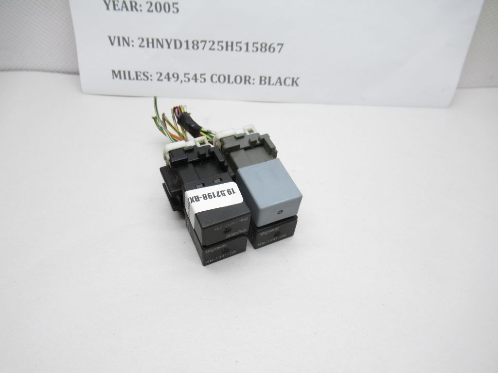 05-06 Acura Mdx Engine Bay Under Hood Fuse Relay Box VFM-11F41-Z06 OEM
