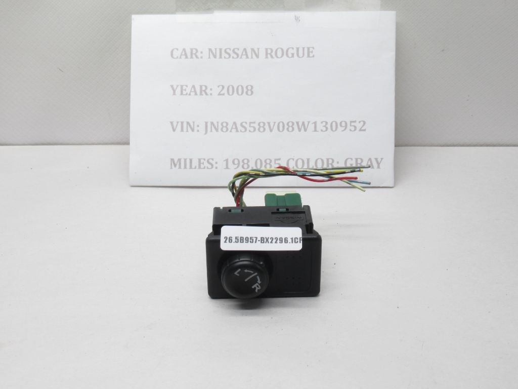 2008-2013 Nissan Rogue  Mirror Adjustment Control Switch 255702Y015 OEM