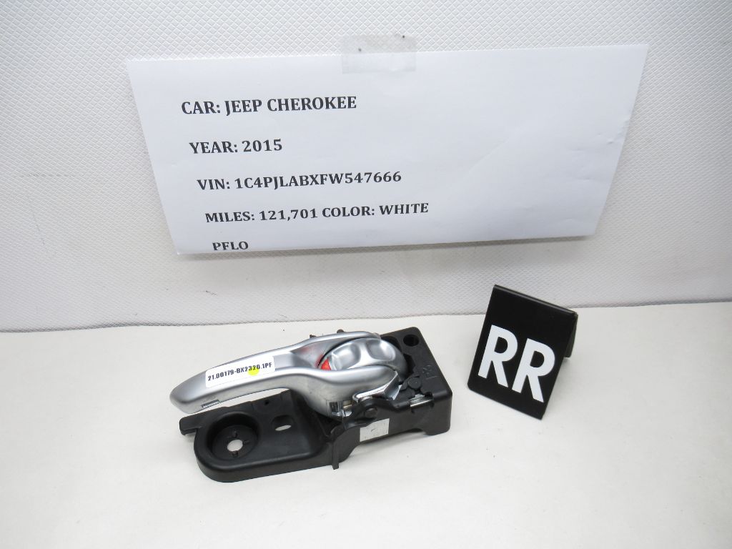 14-20 Jeep Cherokee Driver Side Interior Door Handle Silver RR C37091103 OEM