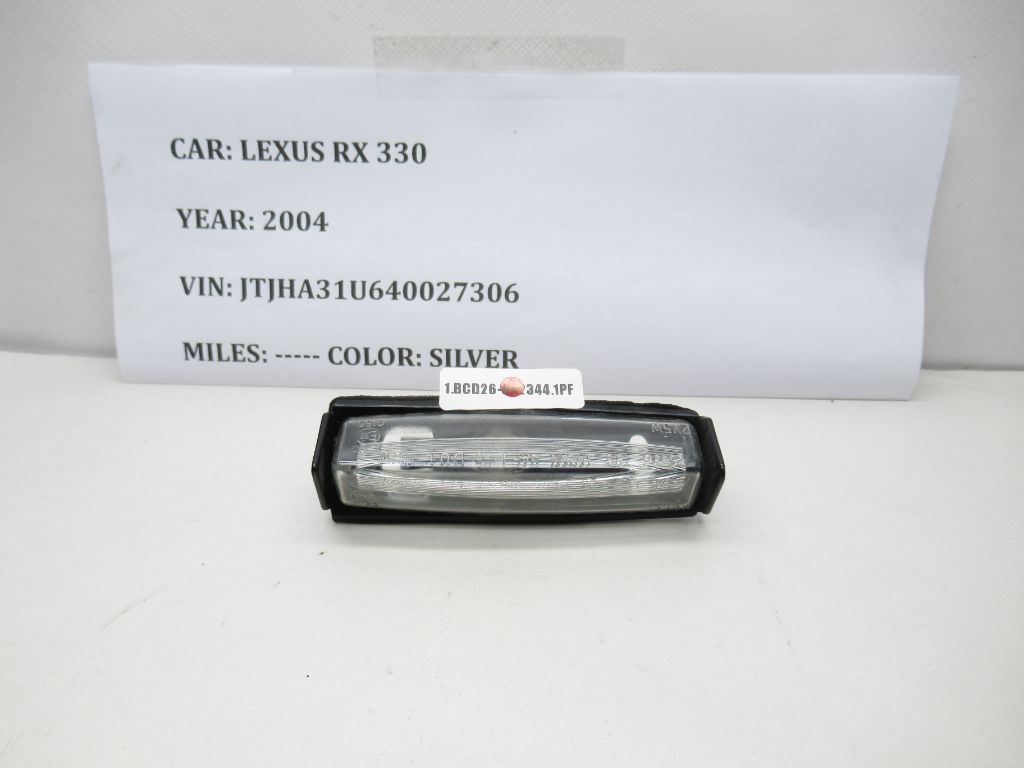 2004-2006 Lexus RX330 License Plate Light Lamp 81270-30290 OEM