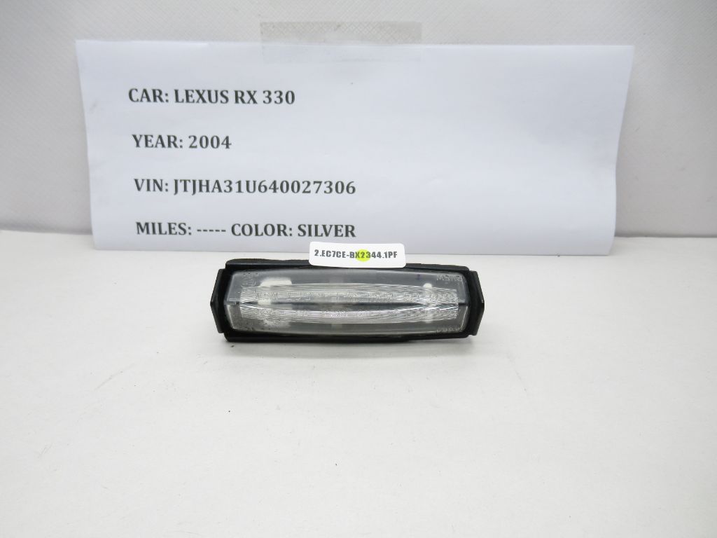 2004-2006 Lexus RX330 License Plate Light Lamp 81270-30290 OEM